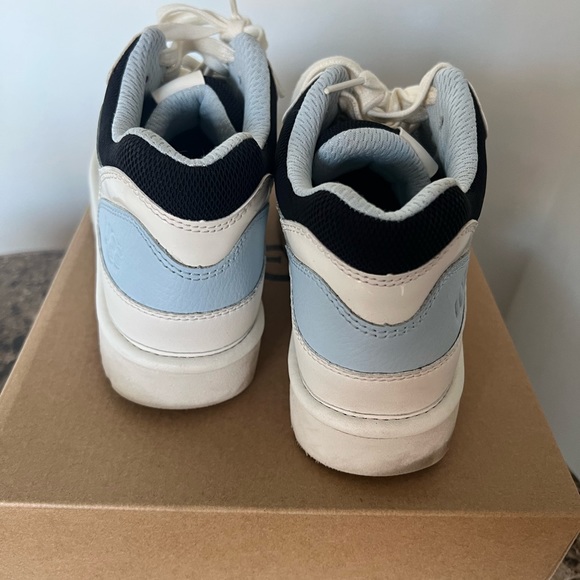 UGG Highland Sneaker in color Fawny Size 8 - Picture 5 of 6